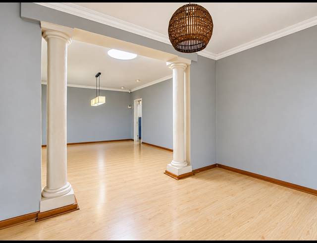 5 BEDROOM FREEHOLD FOR SALE IN FAERIE GLEN